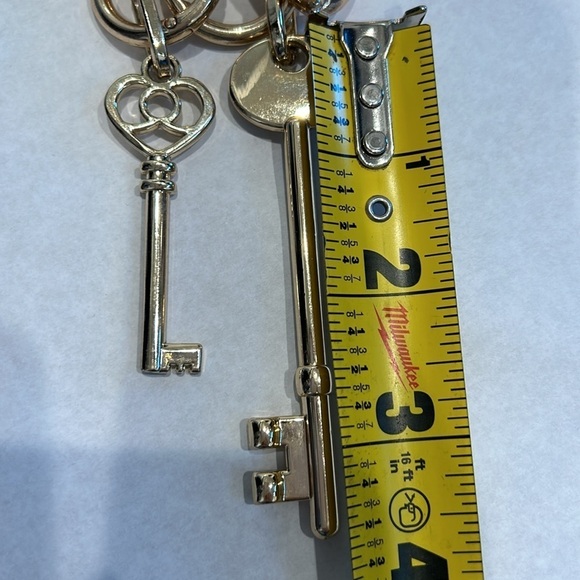 Dolls Kill y2K gold chain belt juicy thick metal links 2 skeleton key dangles XL - Picture 5 of 6